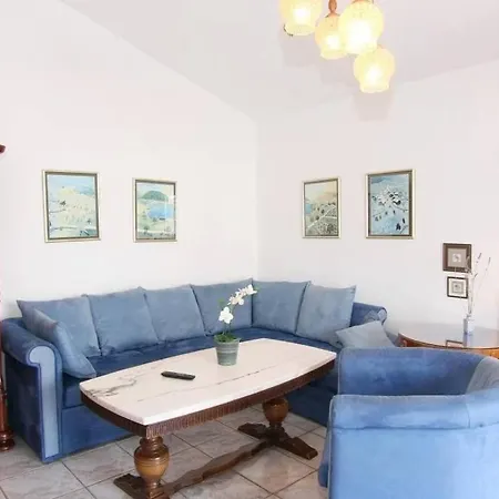Castel Apartment