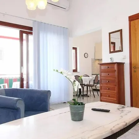 Apartment Castel *