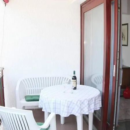Castel Apartment